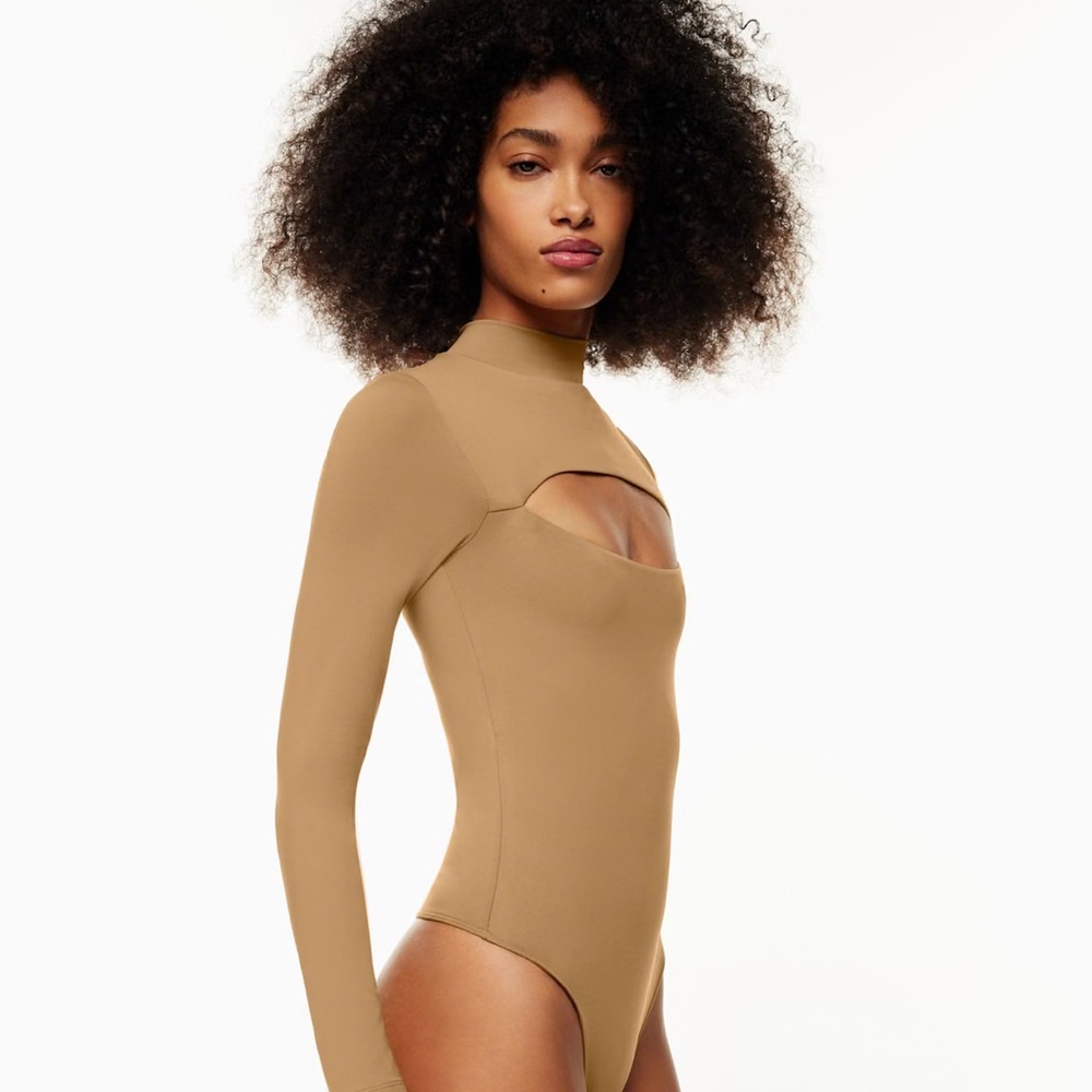 Aritzia Babaton Varo Long Sleeve Seamless Bodysuit Size M - Picture 5 of 10